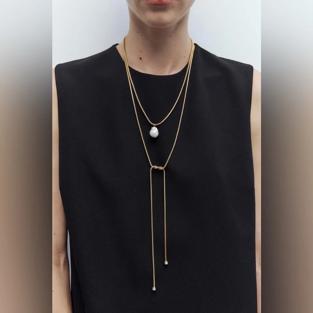 🌹NWT. Zara Golden Faux Pearl Long snake chain necklace.